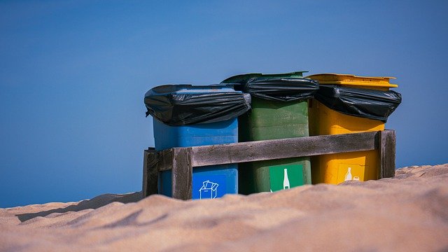 Garbage Can Disposal Sand Desert  - Colemay / Pixabay